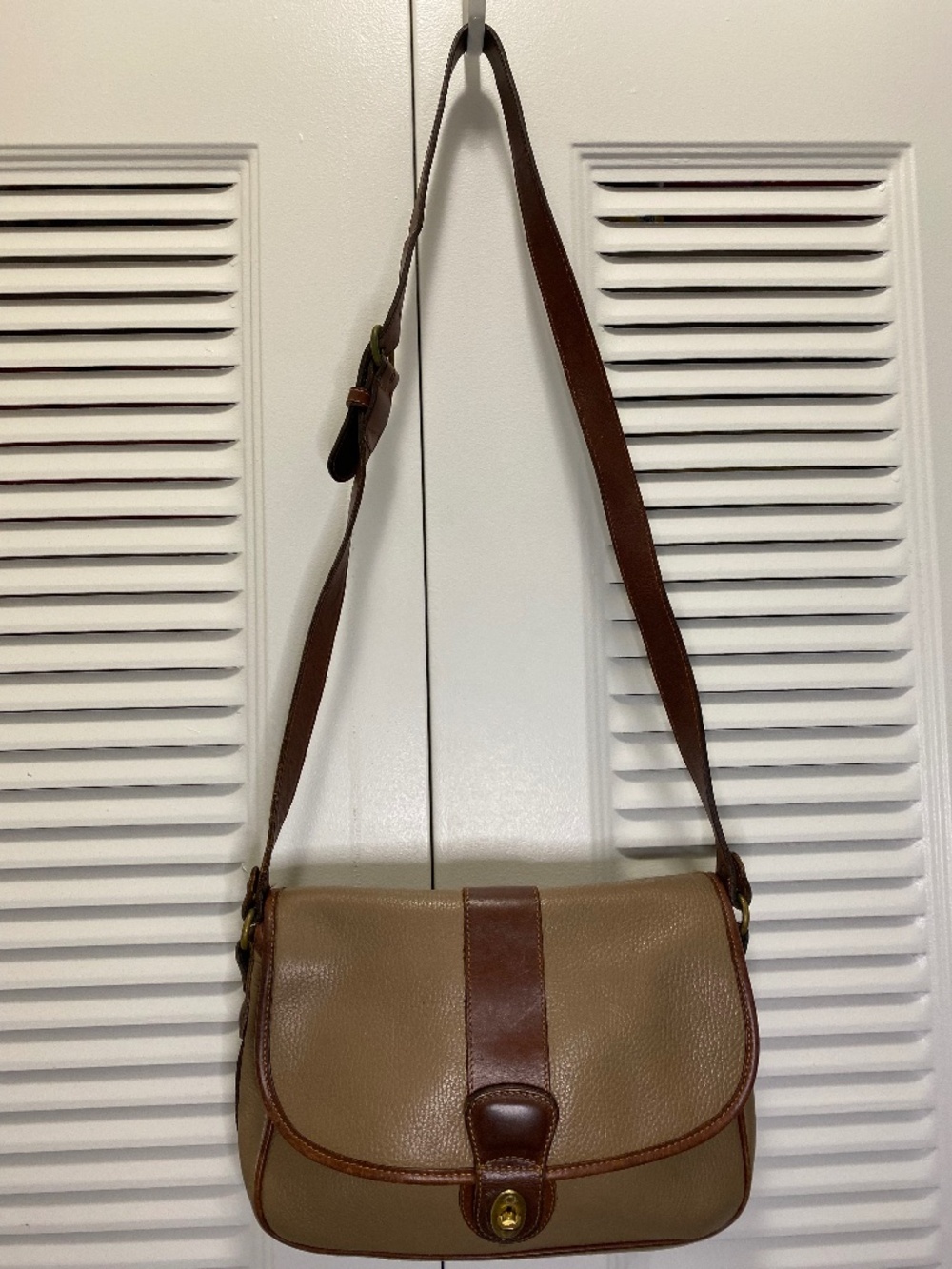 Coach Vintage Large Sheridan Mayfield-style Crossbody/Shouler Purse